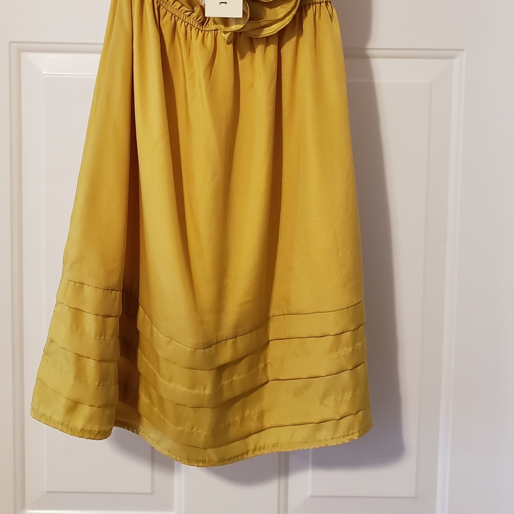 Dress - Picture 2 of 3